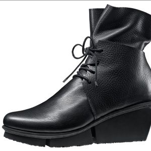 Trippen Corner Wedge Black Leather Boots